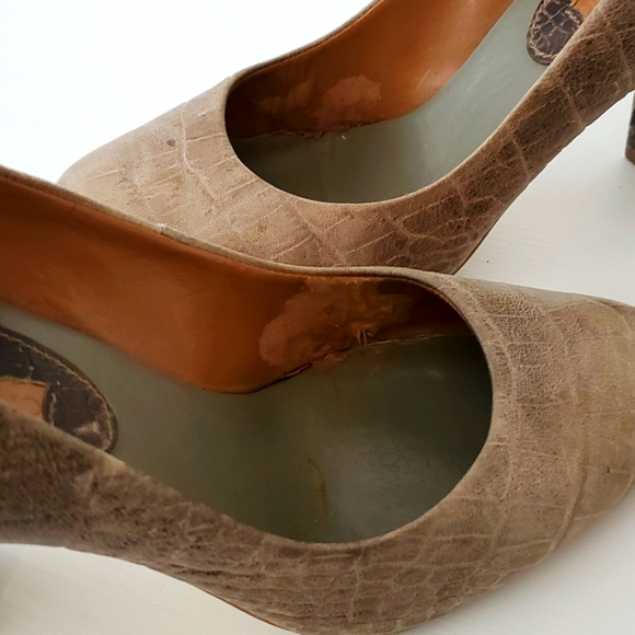 Banana Republic chunky taupe heels - Picture 5 of 8